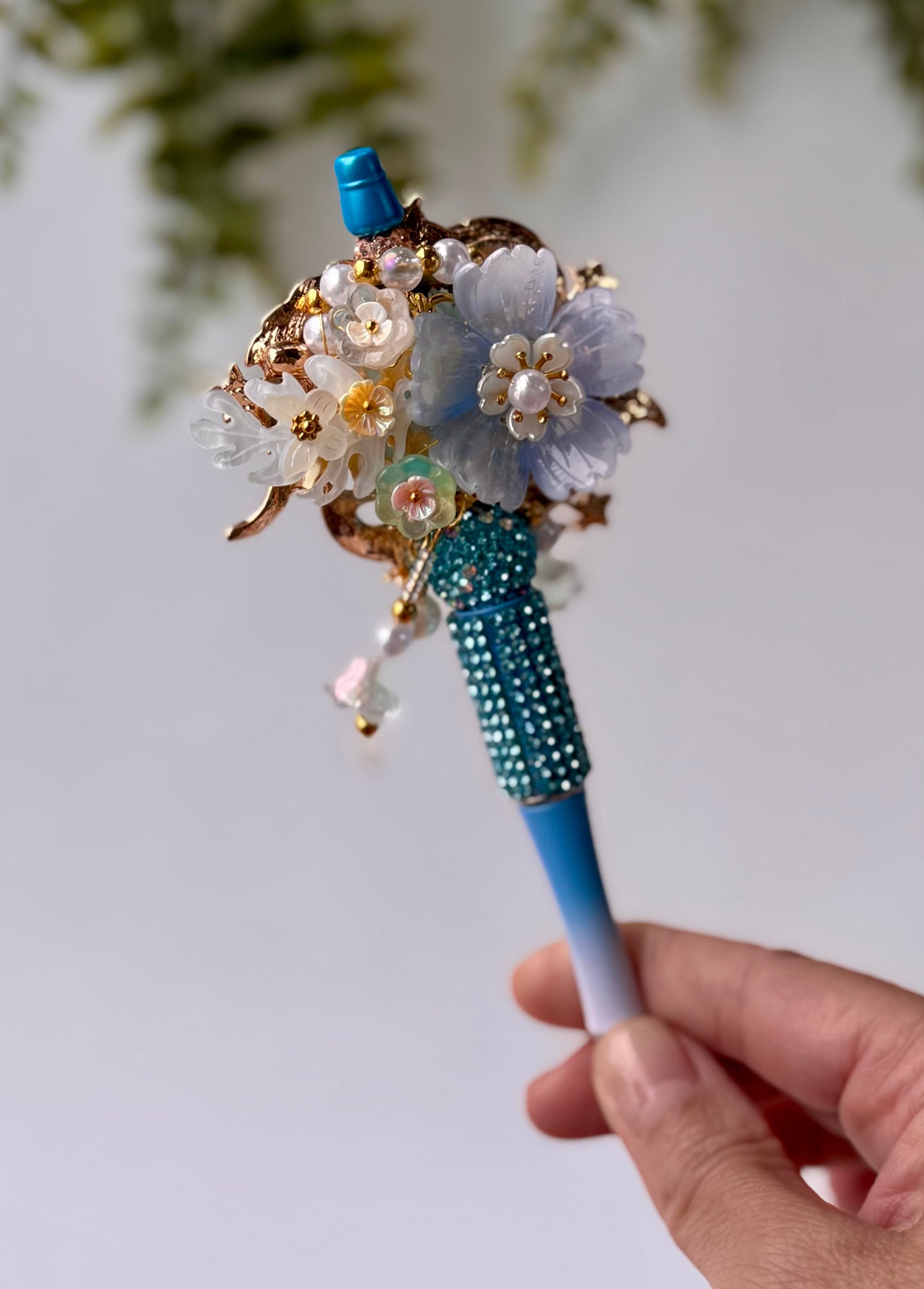 Pisces Astrology Rhinestone Bling Pen – Zodiac Crystal Writing Pen for Star Sign Lovers