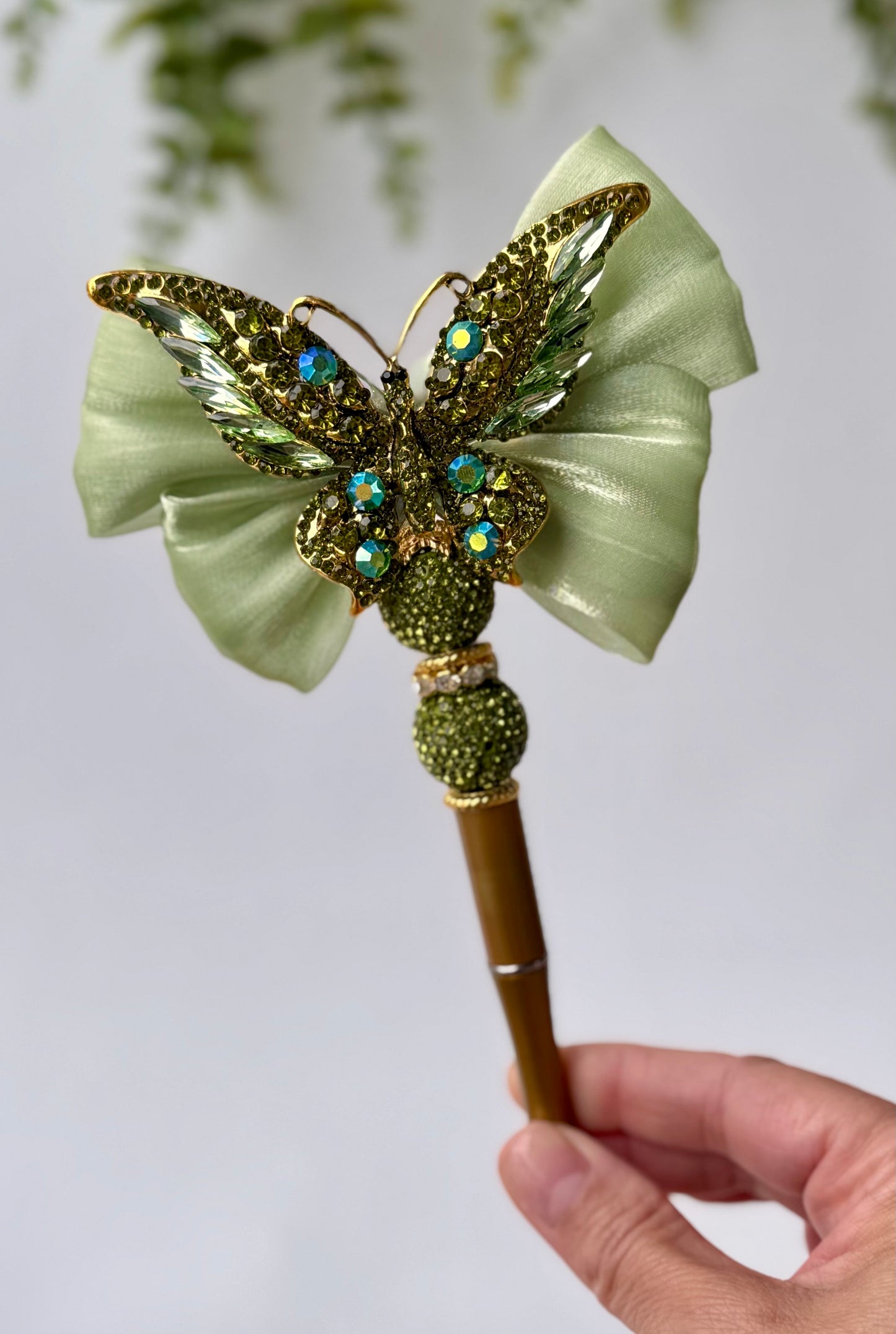 Green Butterfly Bow Rhinestone Pen – Nature-Inspired Crystal Bling Pen for Elegant Writing