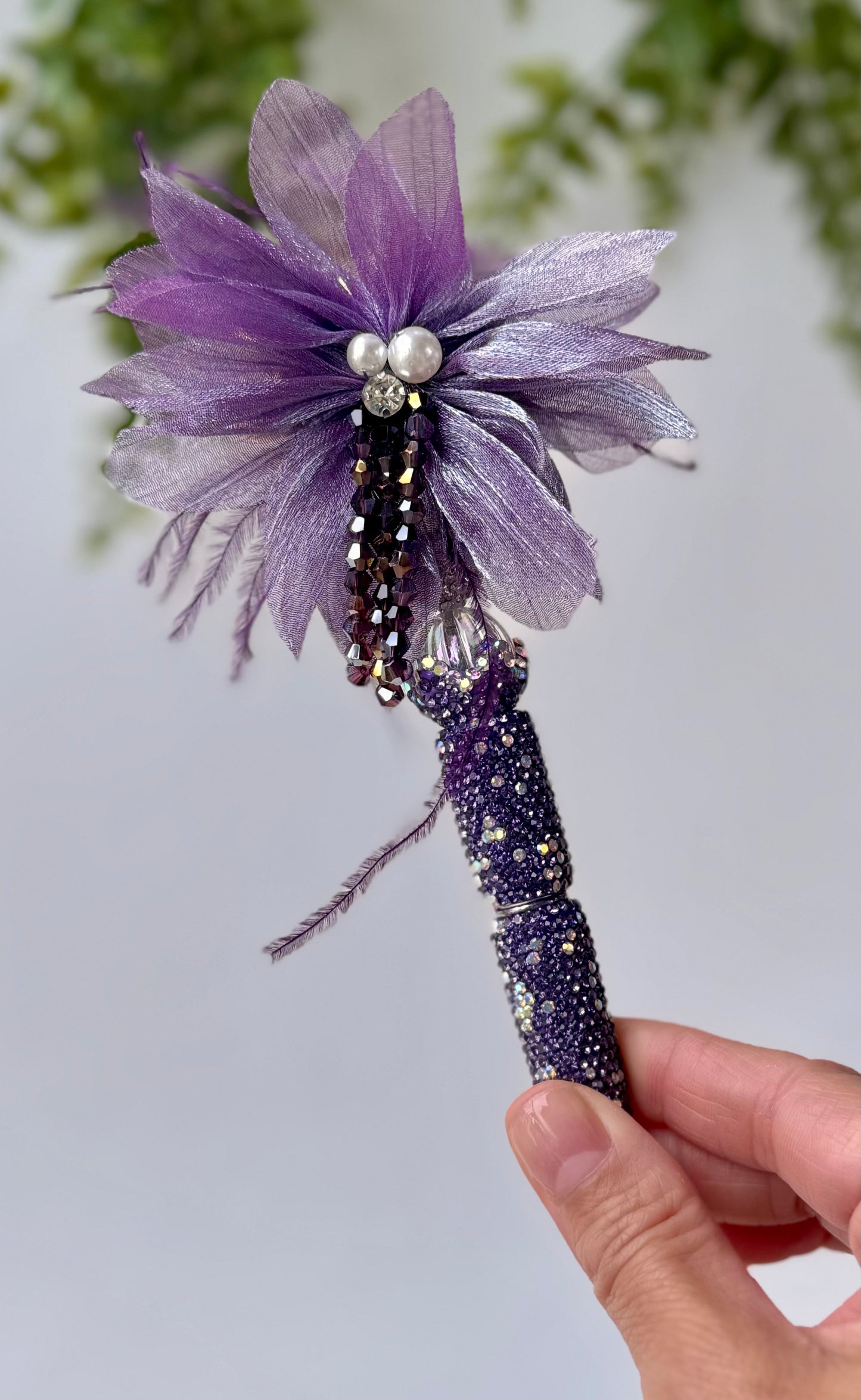 Purple Crystal Flower Feather Rhinestone Pen – Glamorous Sparkle Bling Pen for Journaling & Gifting